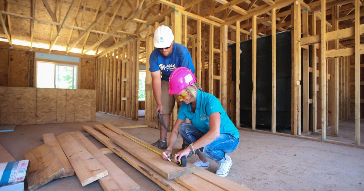 Commom Building Building Community