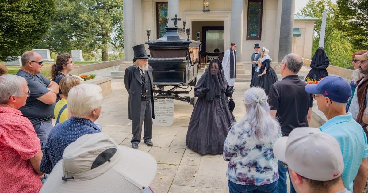 Historical funeral reenactments in the St. Louis area