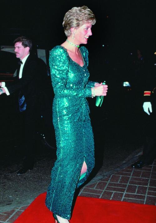 DIANA ARRIVES AT DIAMOND BALL
