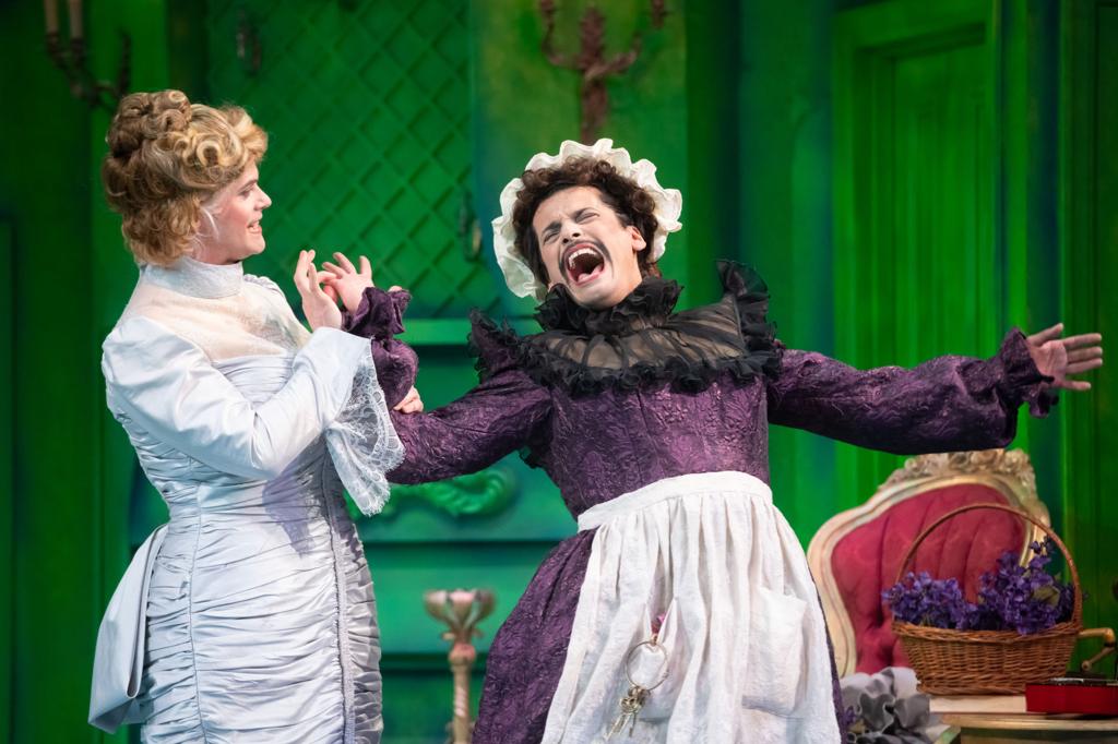 Theater Scene - The Mystery of Irma Vep: A Penny Dreadful - Broadway Review
