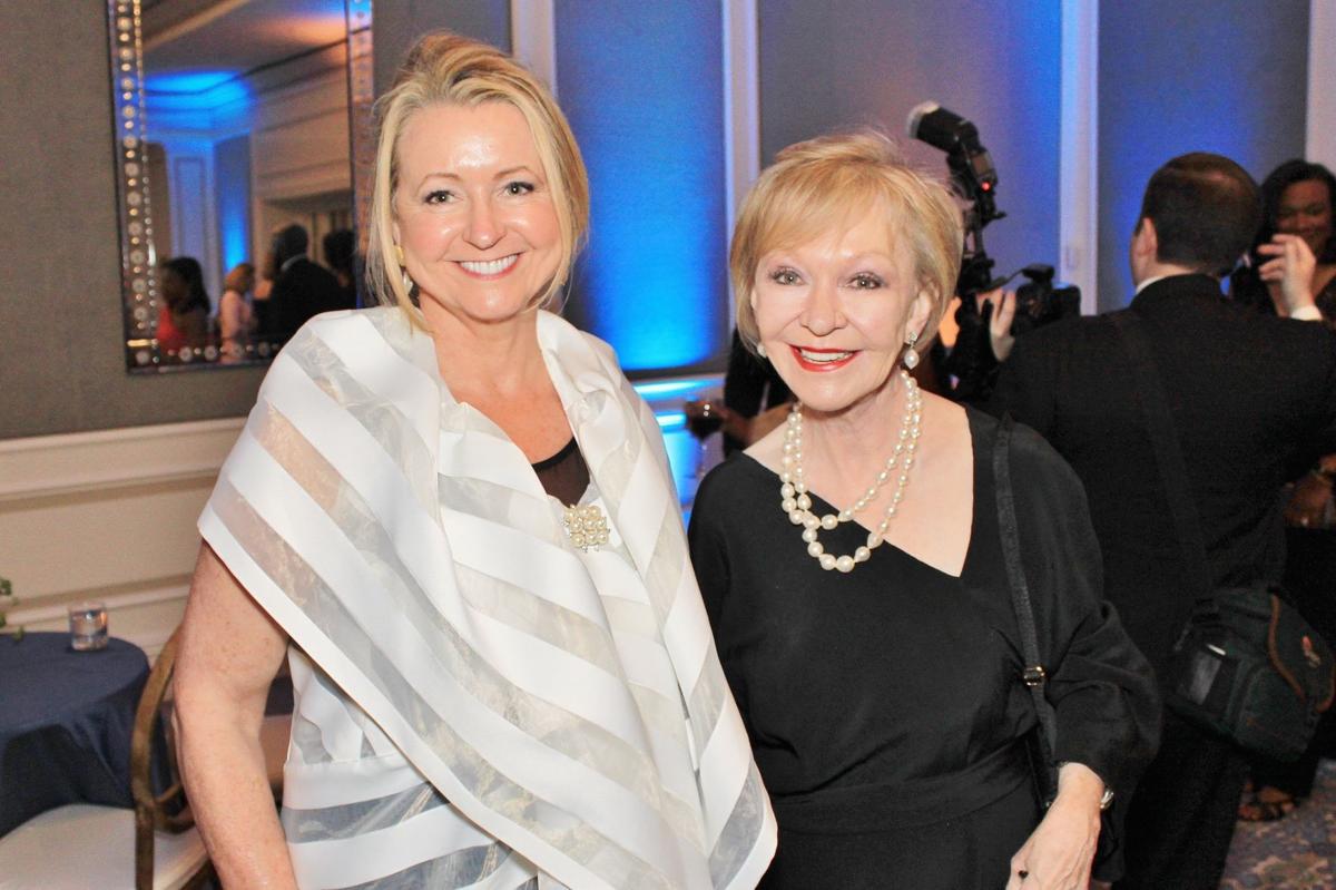 Cindy Brinkley, Donna Wilkinson