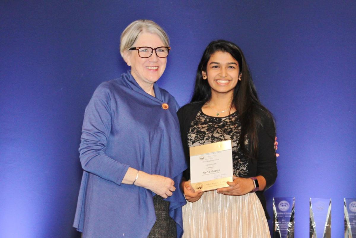 4.6.17-Science-Awards-74.JPG