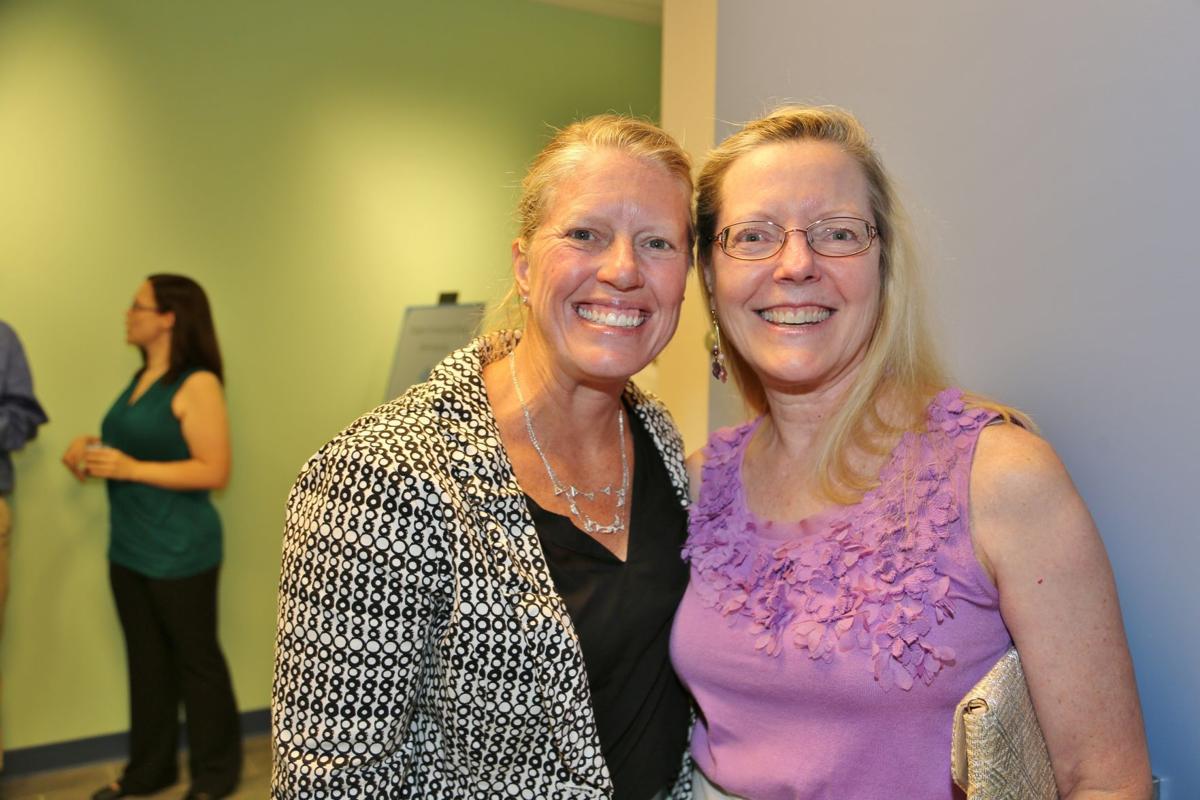 Teresa Layton, Joanna Wagner