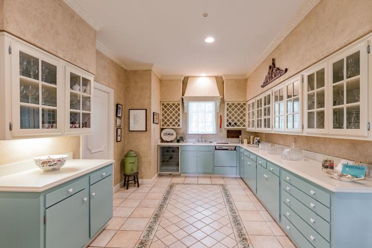 Distinctive Property 5 Apple Tree Lane