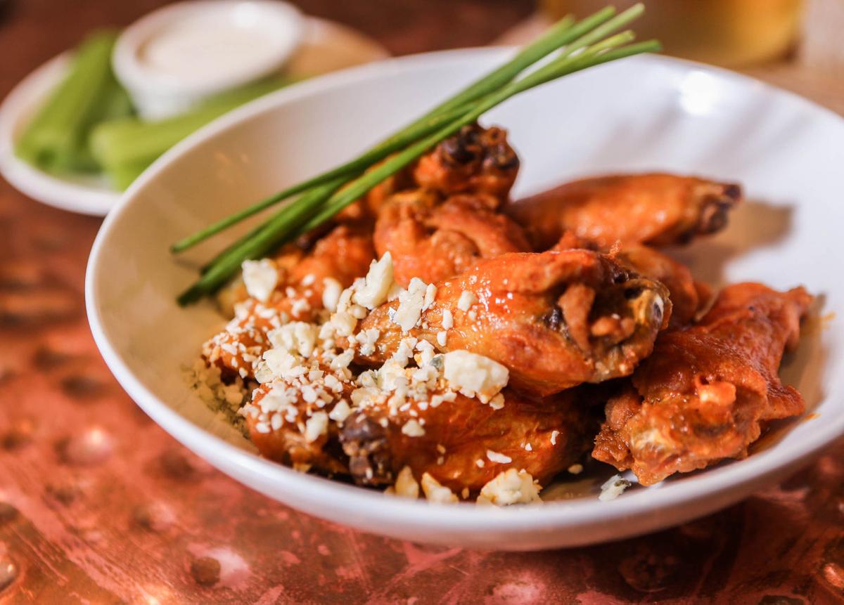 Dinner & A Show Fox and Hounds Features