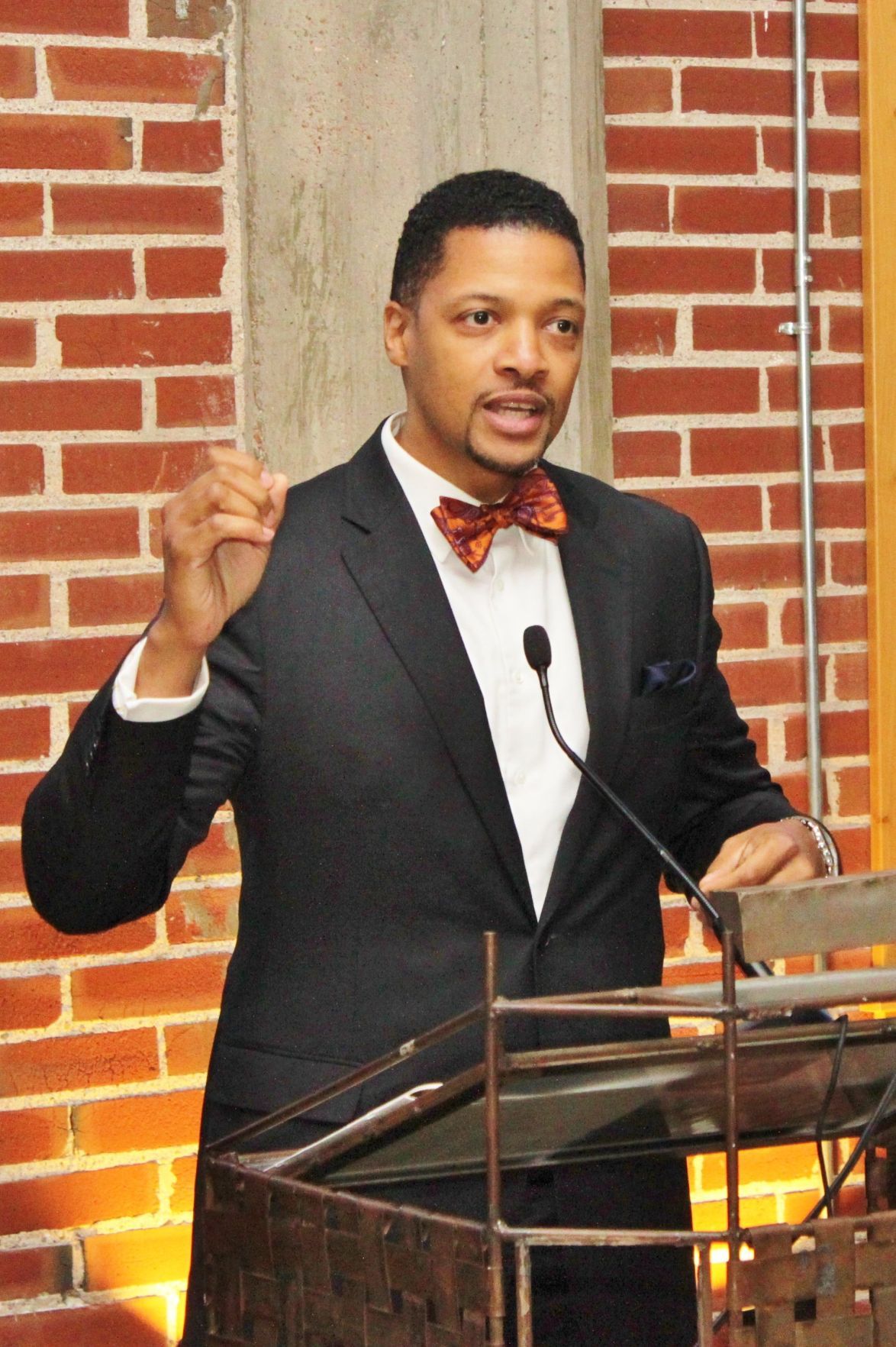 Kirk Williams (Wells Fargo)