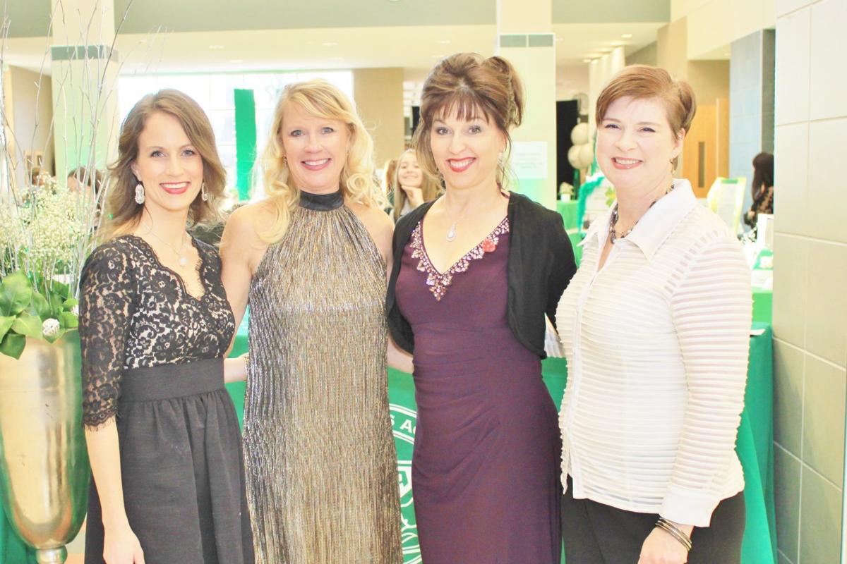 Meredith Metzger, Katie Martin, Theresa Karutz, Carrie Wenberg,