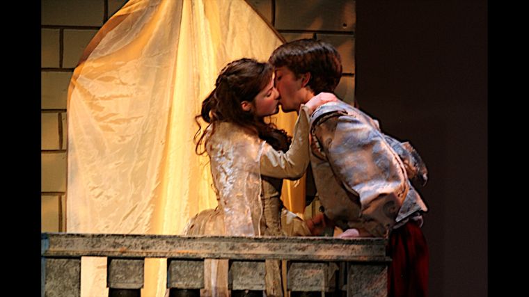 Age-Appropriate Players Enhance St. Louis Shakespeare's 'Romeo & Juliet ...