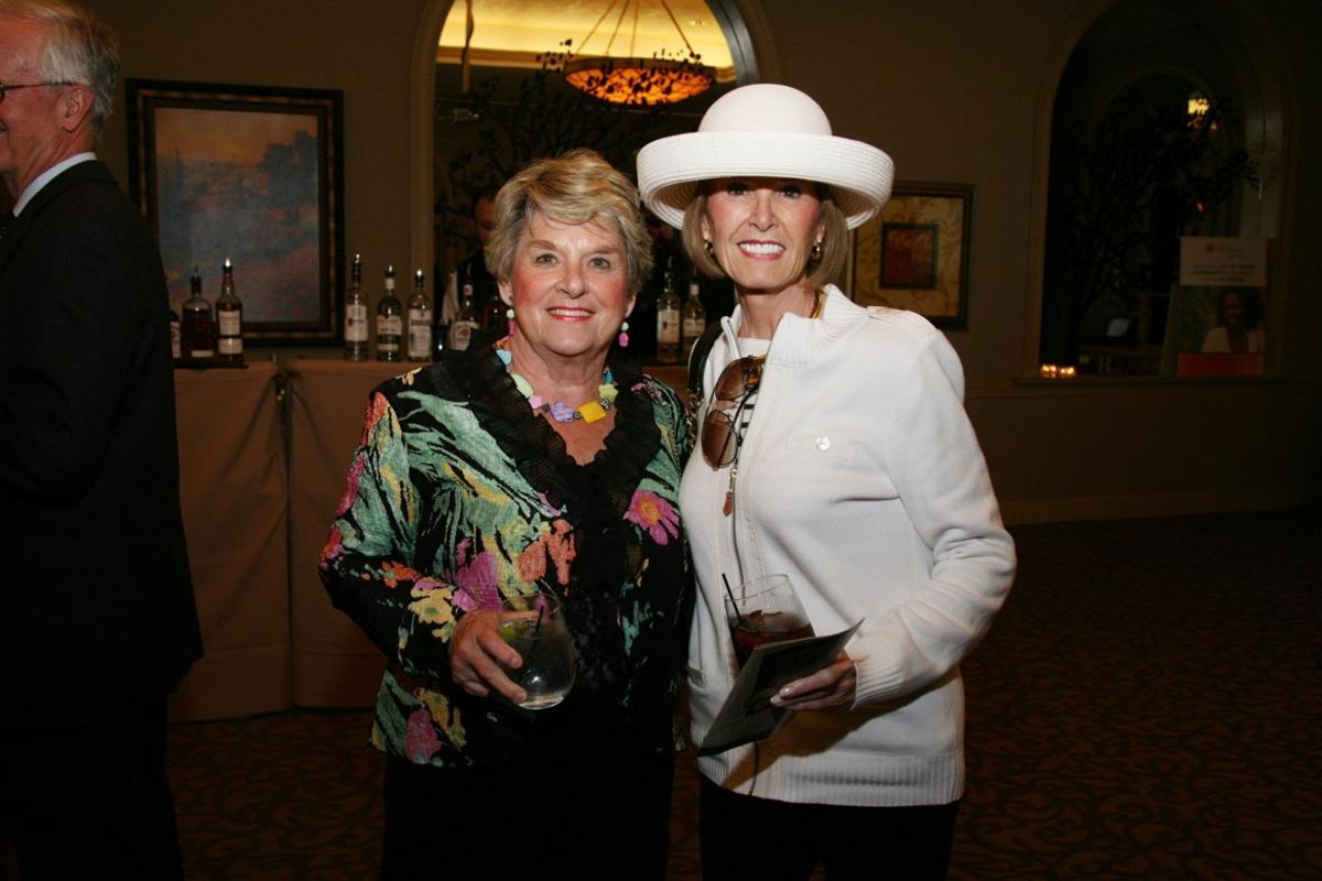 Peggy Desmond, Sharon Taylor