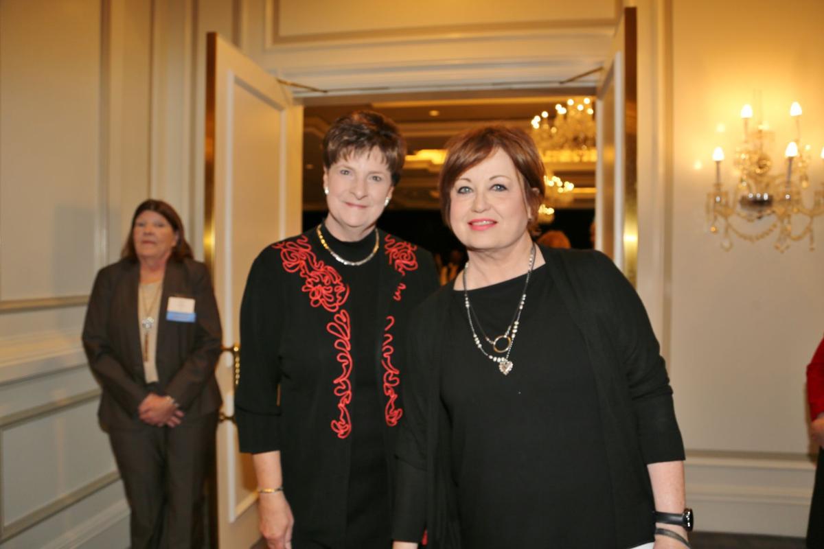 Debra Hollingsworth, Sharon Tucci