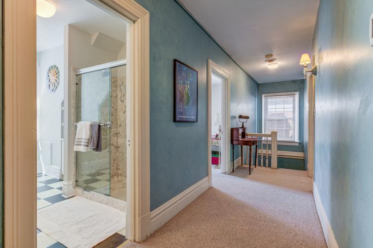 Distinctive Property 6 Lenox Place