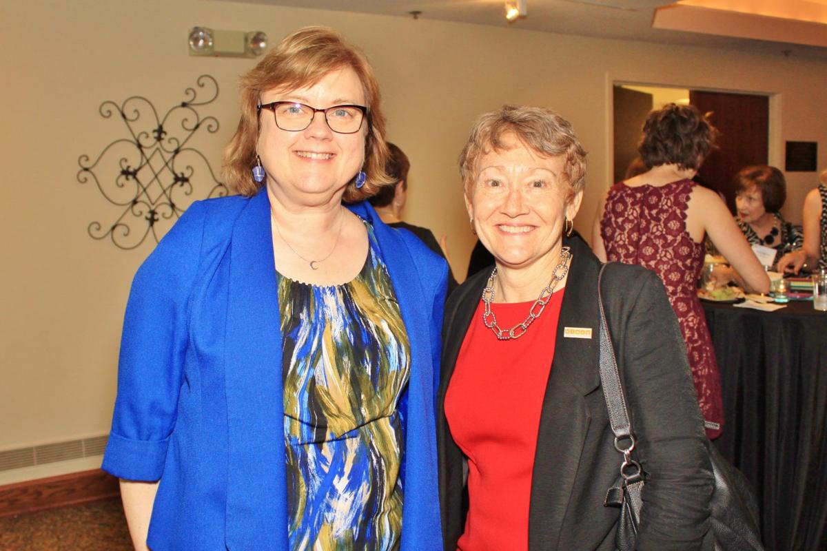 Melinda Ohlemiller, Claire Wyneken
