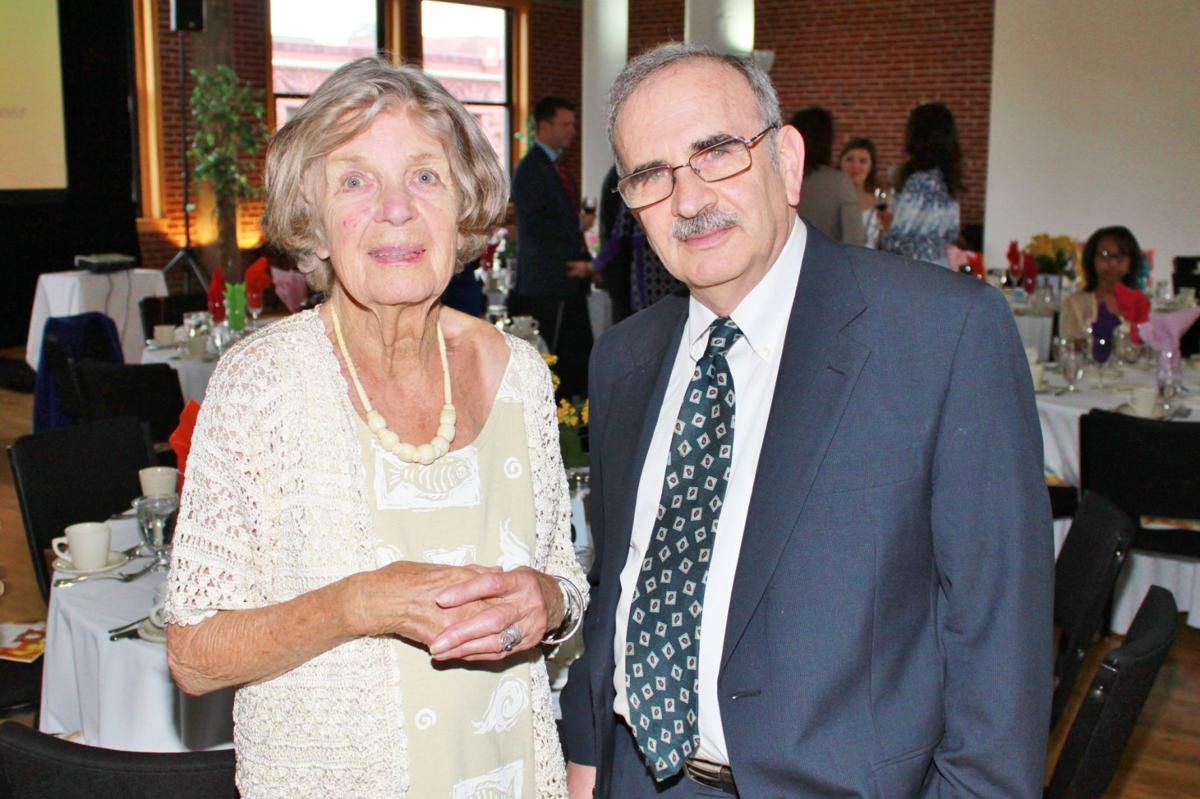 Elizabeth Oldhan, Gerry Kowarski
