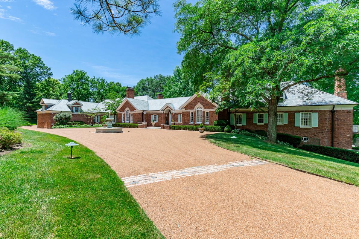 Distinctive Property 5 Apple Tree Lane Distinctive Properties