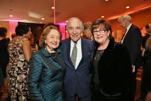 Marilyn and Sam Fox, Mueriel Carp