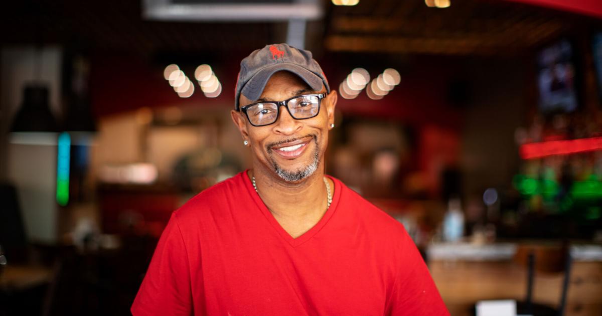 In Da Loop Features Wood-Fired Pizza, Burgers and Other Dishes in the ...