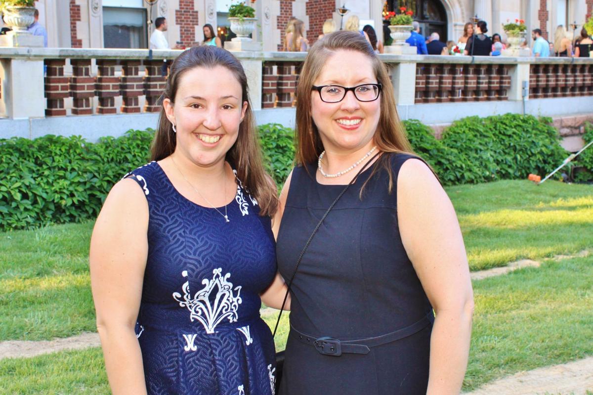 Emily Meuth, Jana Poos