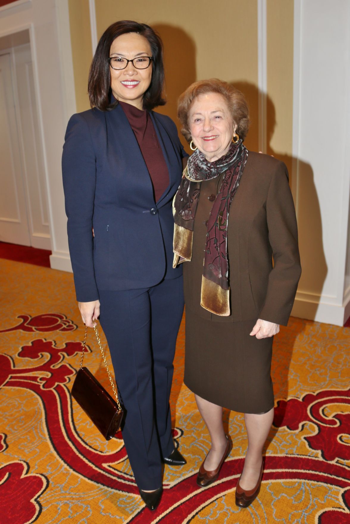 Jackie Yoon, Marilyn Fox