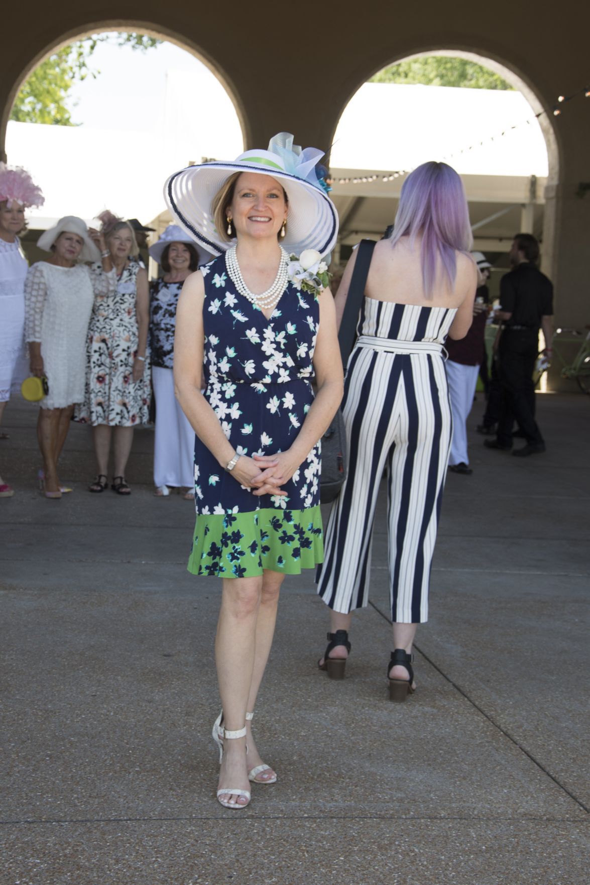 060817HatLuncheon01.JPG