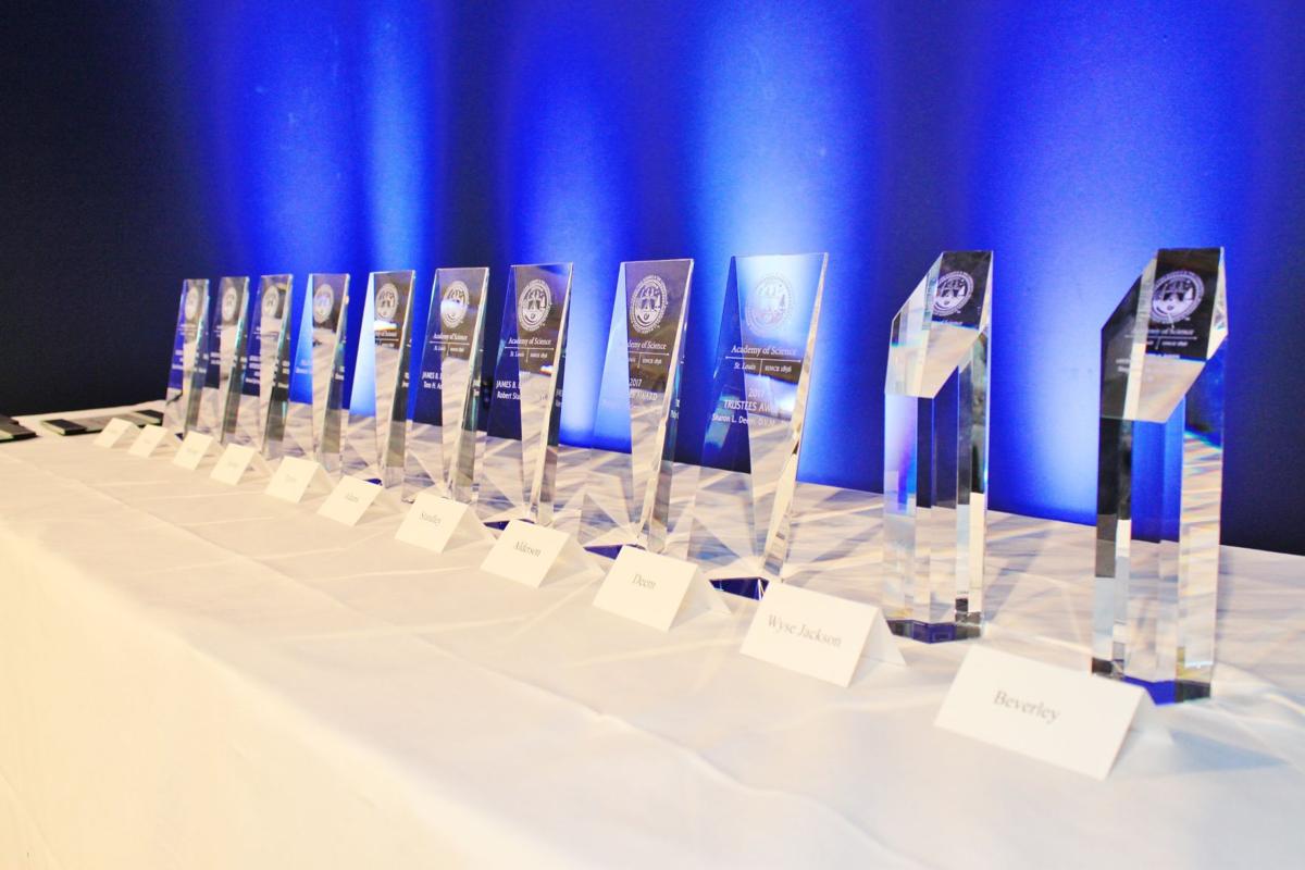 4.6.17-Science-Awards-58.JPG