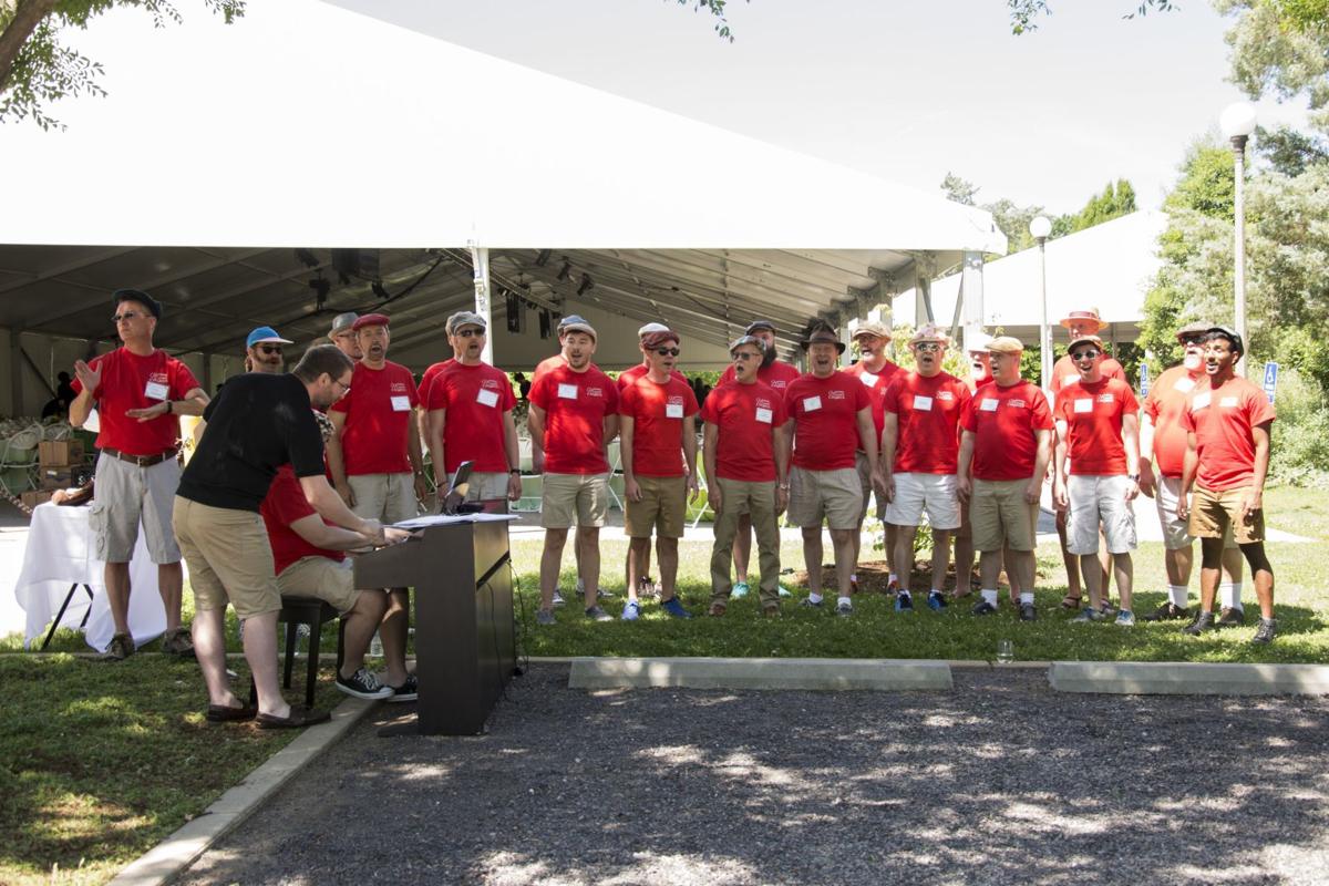 060817HatLuncheon27.JPG