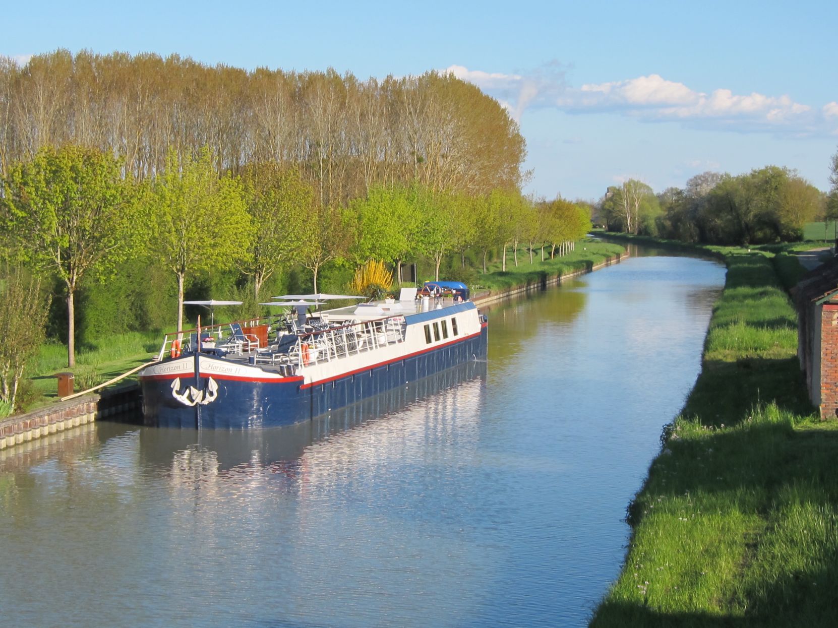 Traveling Through French Country Waterways Features Laduenews Com   57ed3690b3021.image 