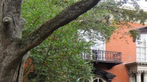 Savannah Americas Most Haunted City Features Laduenewscom