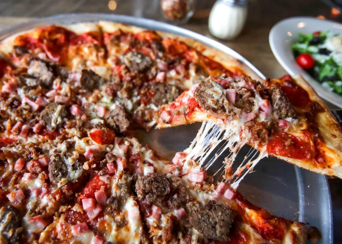 Dinner & A Show Feraro's Jersey Style Pizza Dining