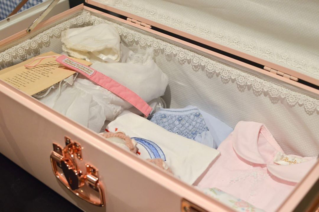 Baby store keepsake trunk