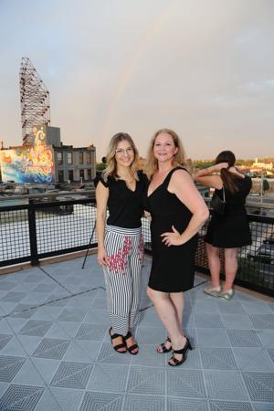 Aynsley Hensgen, Amanda Wells