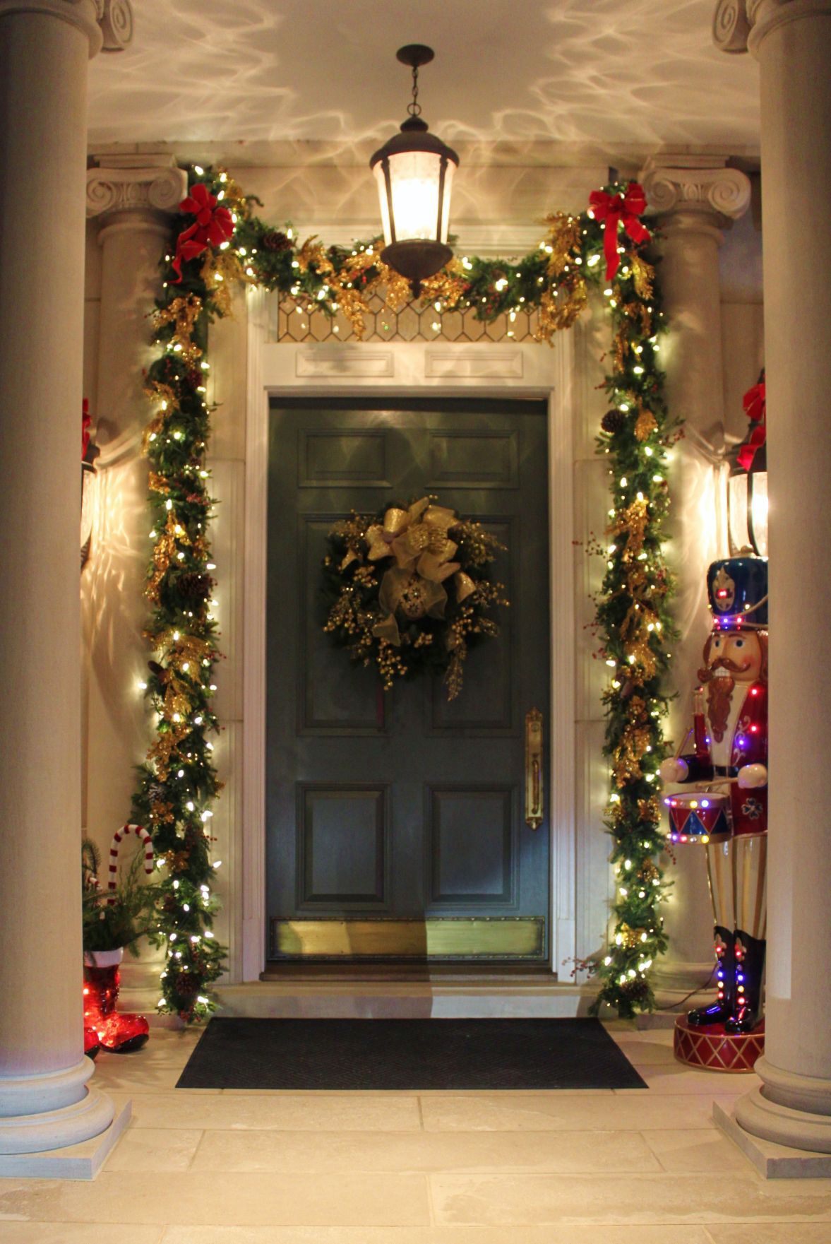 12.07.16-Holiday-House-05.JPG