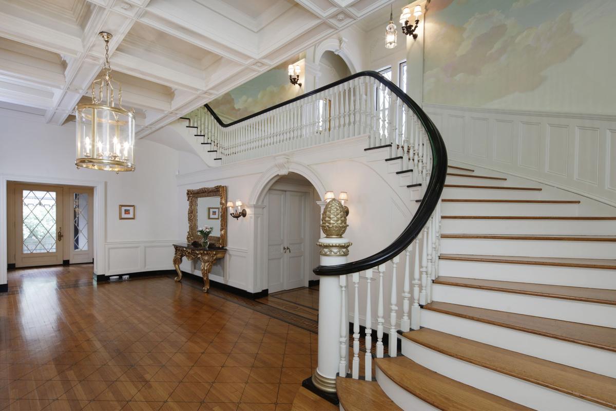 Distinctive Property 11 Kingsbury Place Distinctive Properties