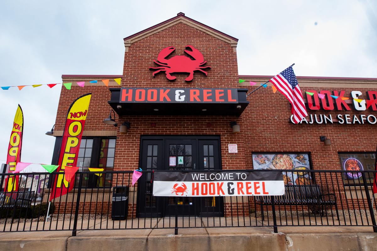 Order HOOK & REEL CAJUN SEAFOOD & BAR - St. Louis, MO Menu