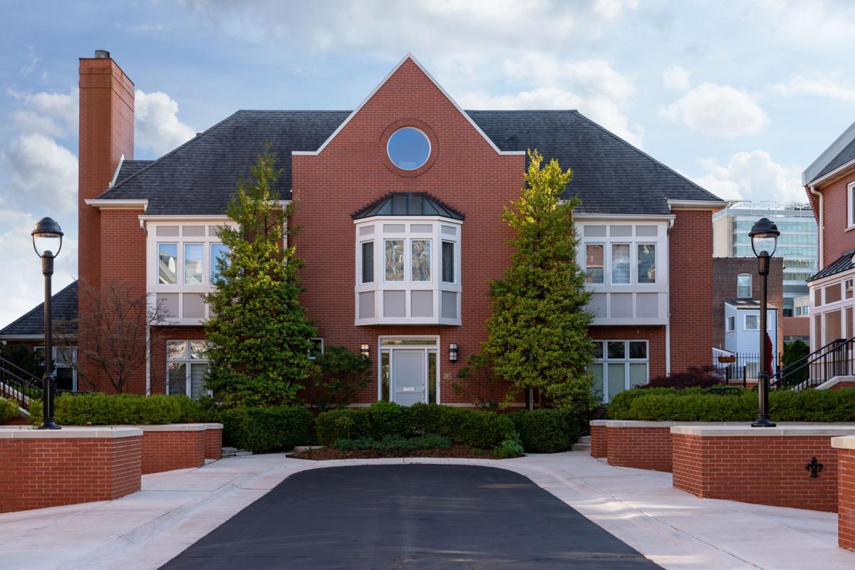 1 West Pine Court St. Louis