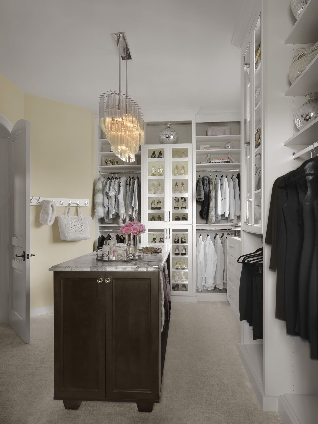 St. Louis experts offer advice on building your dream closet