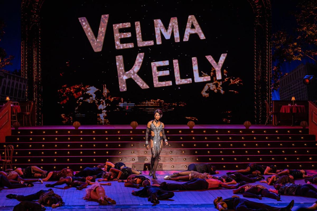Review: The Muny's Rip-Roaring Production of 'Chicago' Gives 'Em the Old  Razzle Dazzle