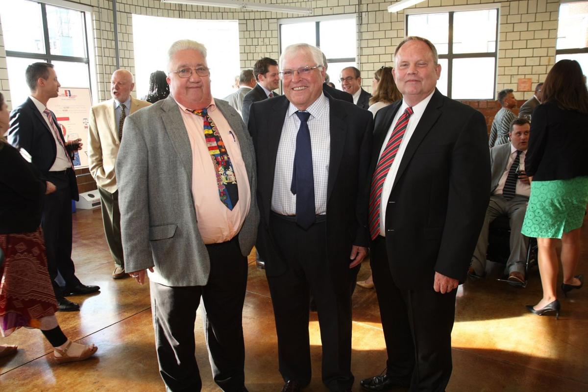 Peter Danielsons, Wallace Trosen, Jeff Miller