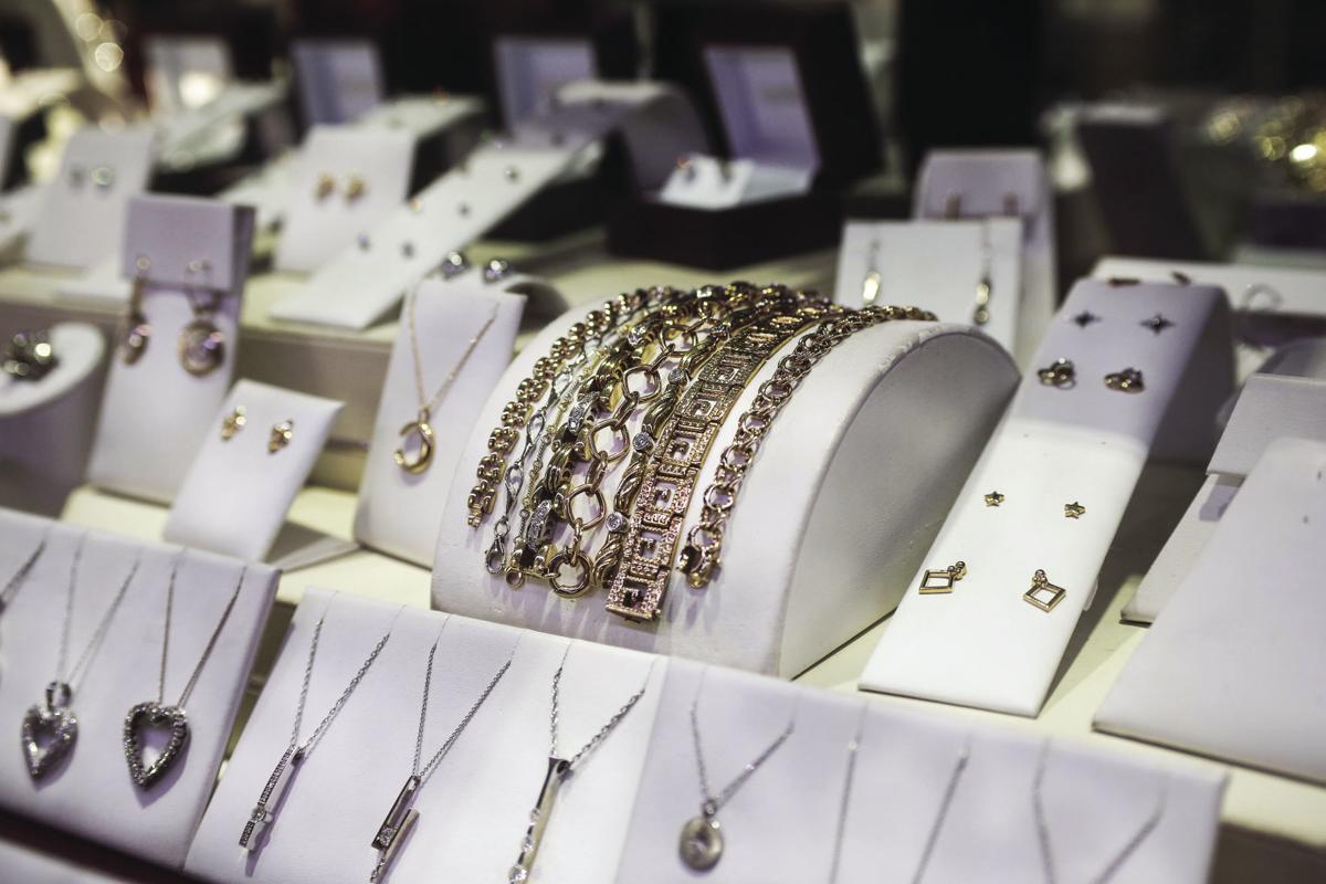 Summit Jewelers Celebrates 40th Anniversary Features