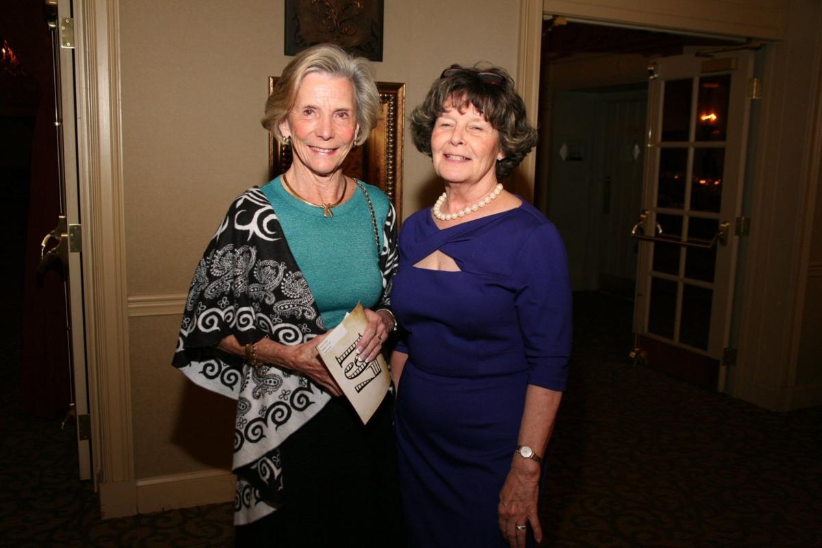 Anne Hizar, Cindy Refsland
