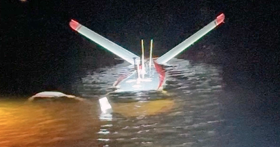 Congressman’s plane loses power, lands in lake