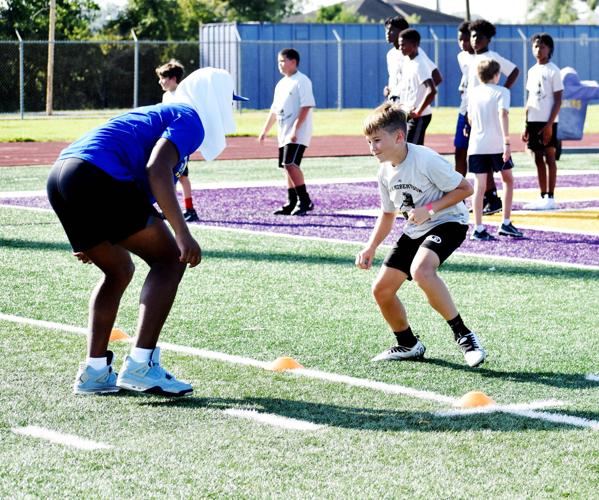 GALLERY Inaugural Amik Robertson Youth Football Camp held Local News