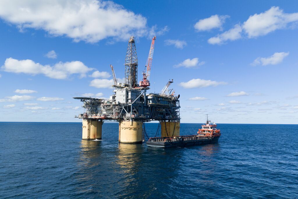 Shell Mars Oil Rig Riser Shell’s Mars Platform Reaches Historic 1 Billion Barrel Milestone in ...