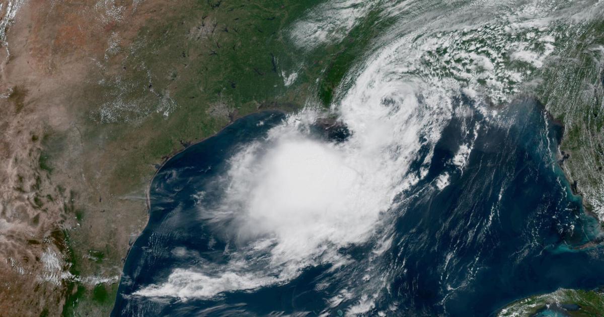 NOAA updates hurricane season forecast, continuing to call for below average year