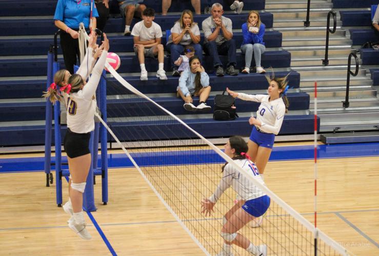 Photo Gallery Varsity Volleyball SLHS vs Lutcher Volleyball