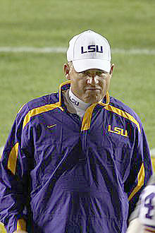 Les Miles Sues LSU, NCAA And College Football Hall Of Fame Over 37 ...