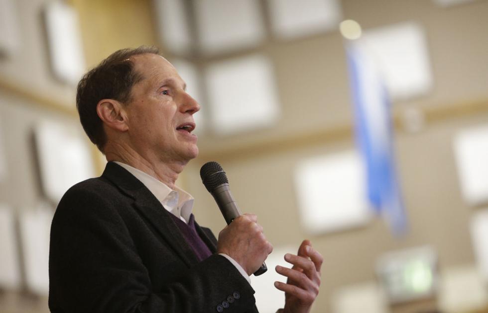 Wyden talks mental health, forest, farms and more during town hall