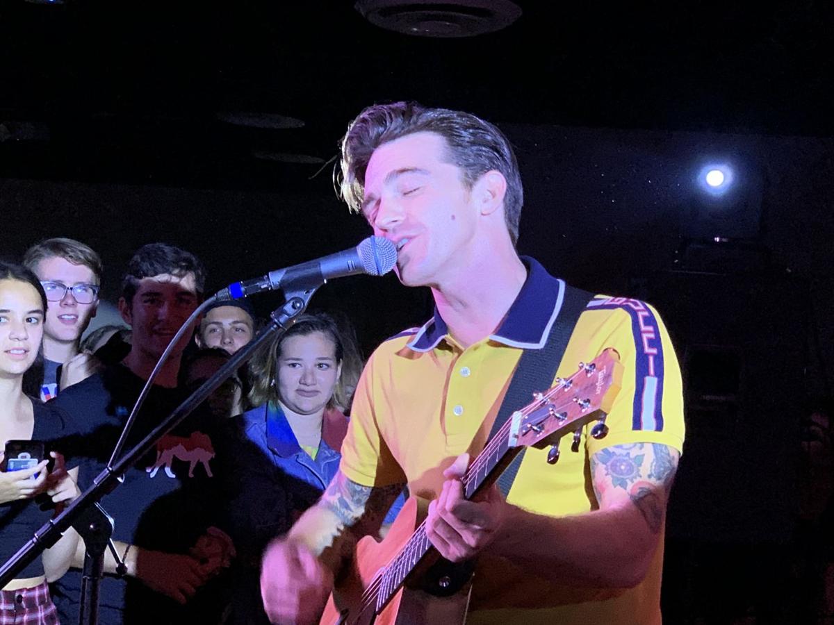 Drake Bell found a way into the Living Room | LIFE+ARTS | laloyolan.com, image size:1200x900