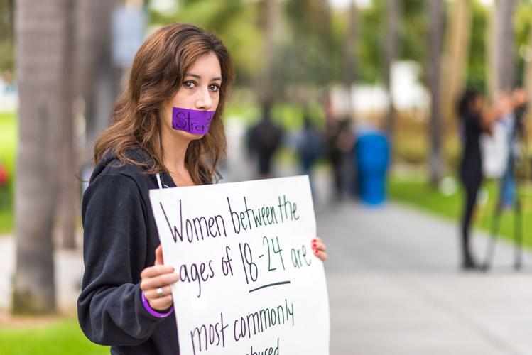 Domestic violence awareness receives campus support | News | laloyolan.com