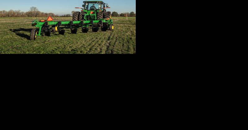John Deere Makes 3710 Moldboard a Memory - Vimarsana News