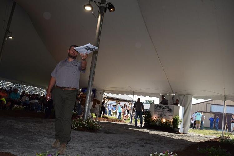 Photos From the 2021 National Holstein Convention Sale News
